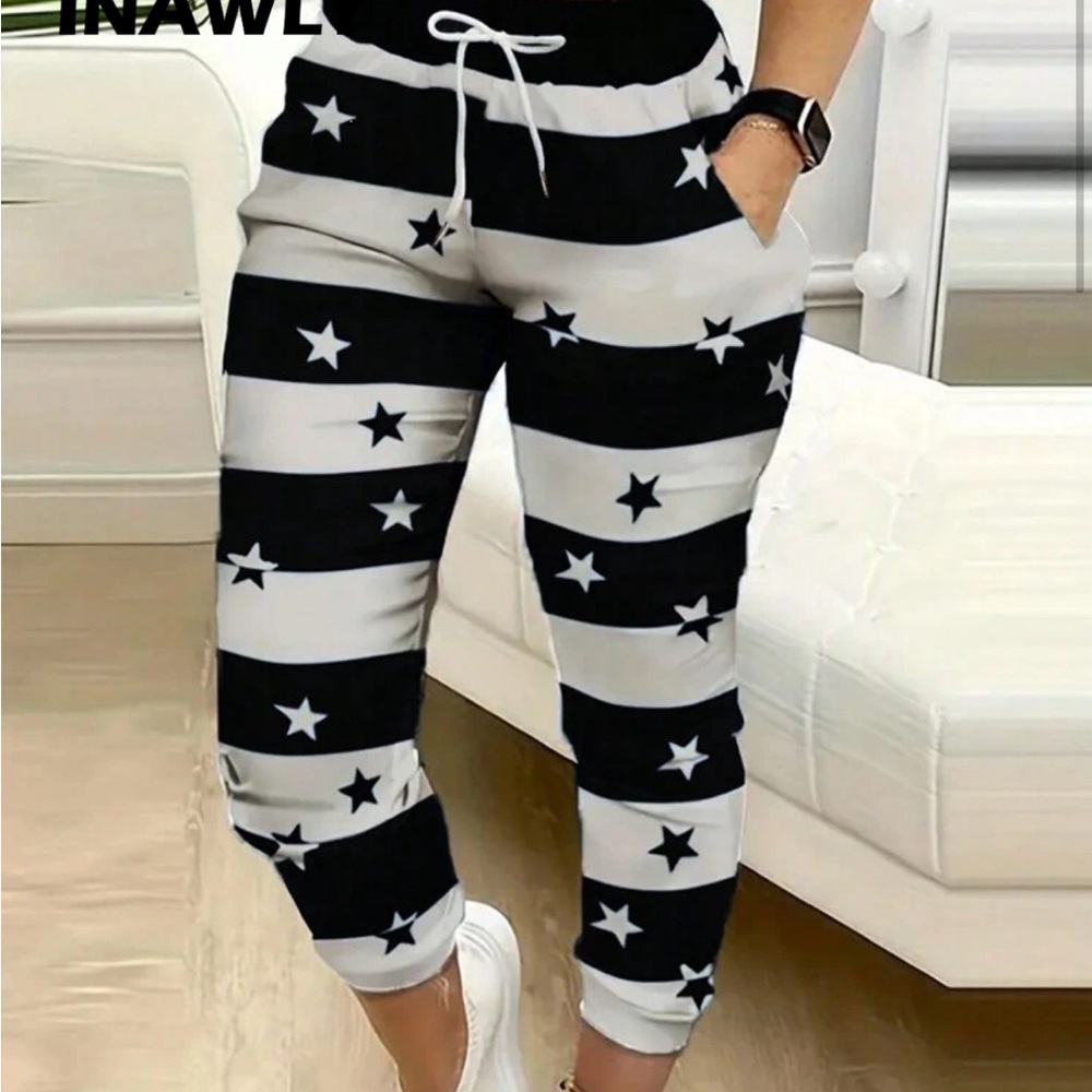 SHEIN Black and White Star Striped Joggers
